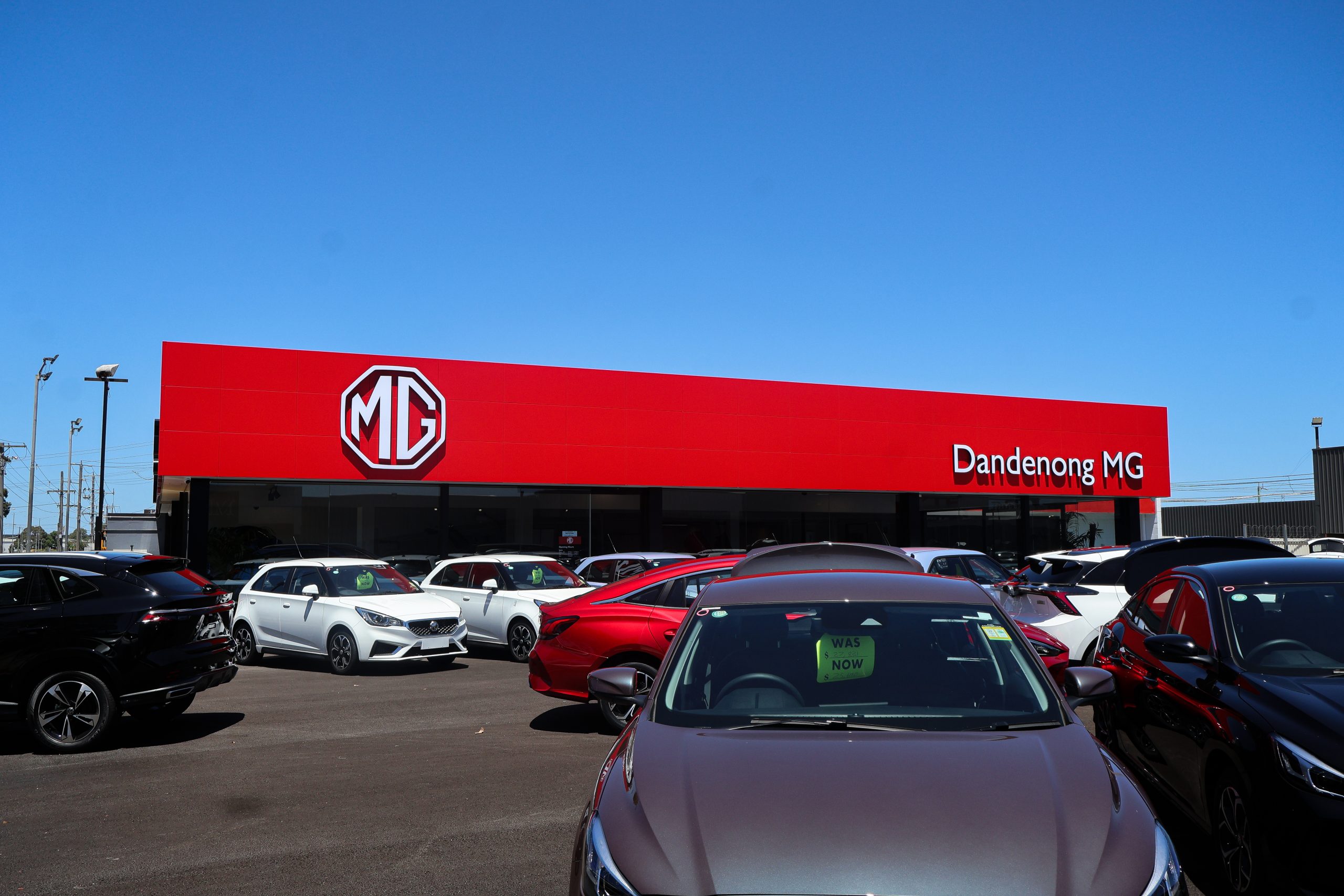 nucleo red dandenong mg 10