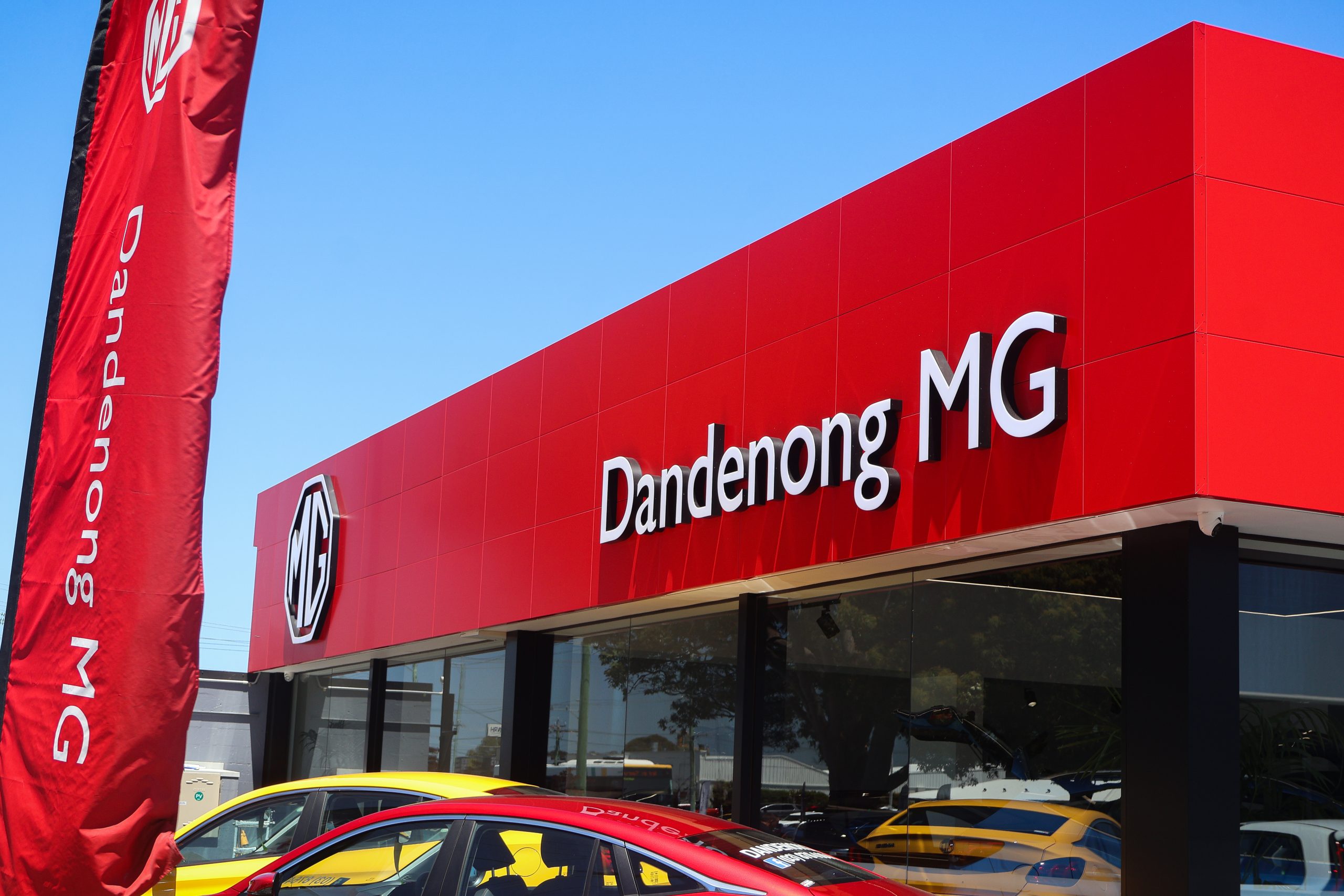 nucleo red dandenong mg 14