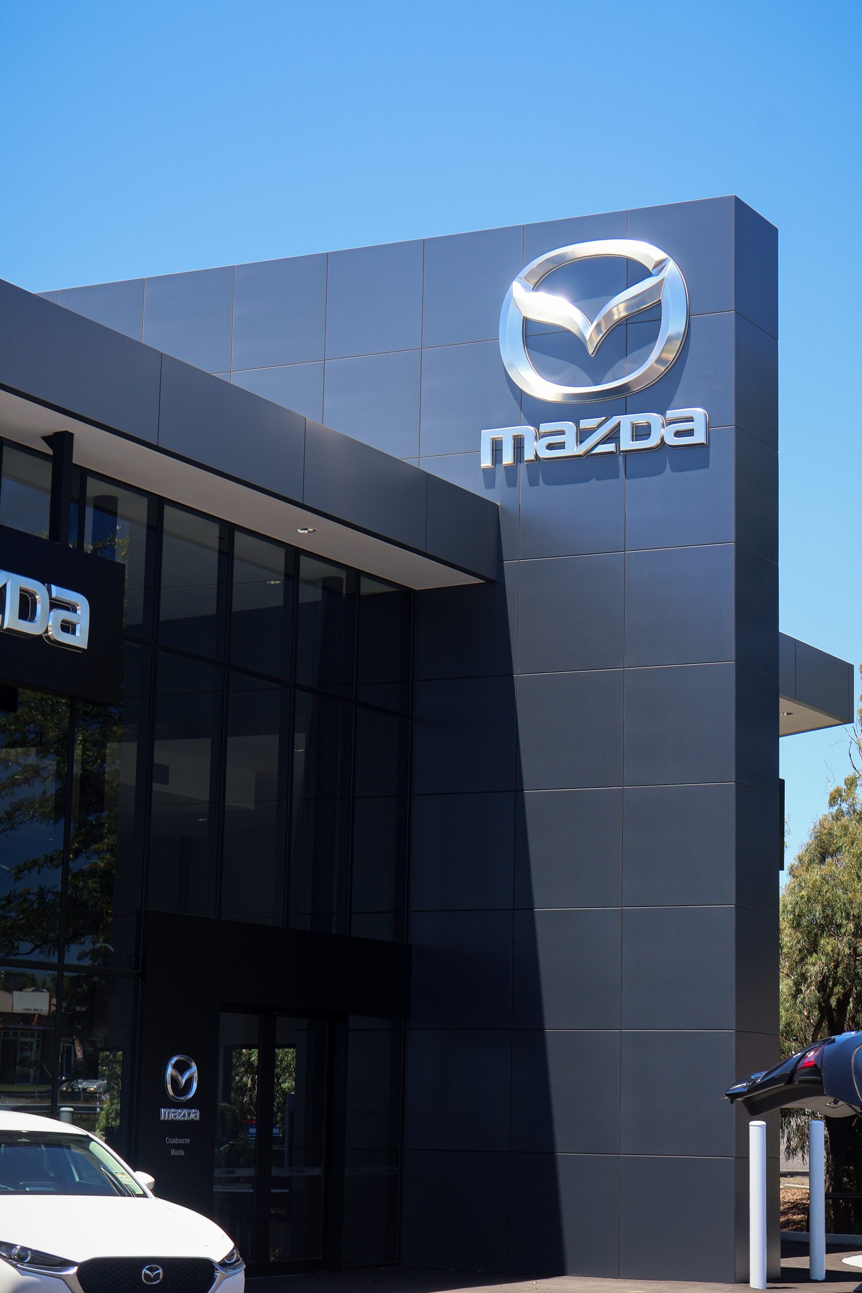 mondoclad dark grey metallic cranbourne mazda 14