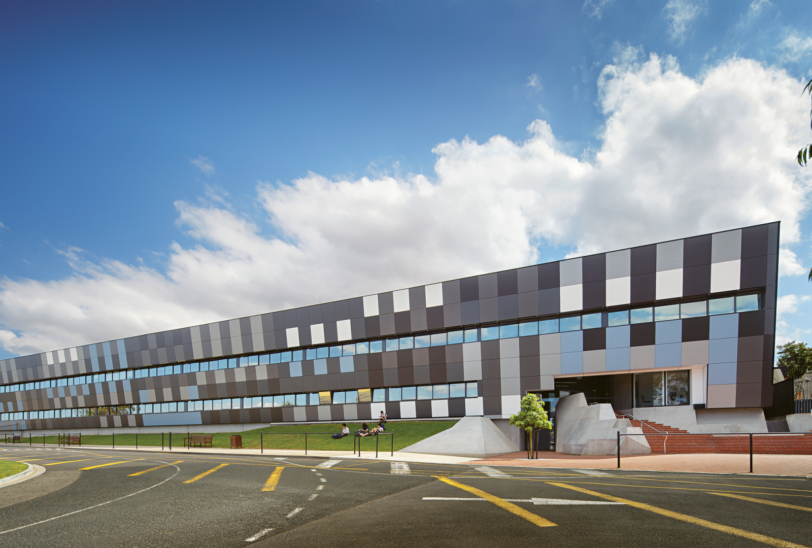 HVG Facades S PEGS MIDDLE SCHOOL BOYS FRONT HR 150ppi